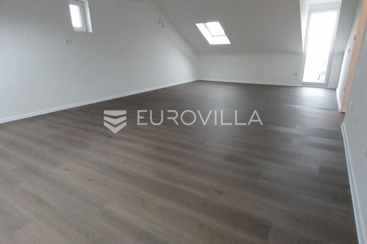 Split, Brda, potpuno renoviran trosoban stan