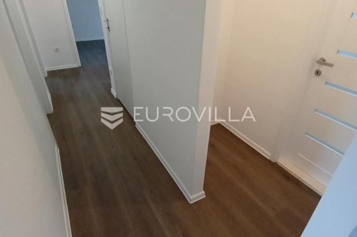 Split, Brda, potpuno renoviran trosoban stan