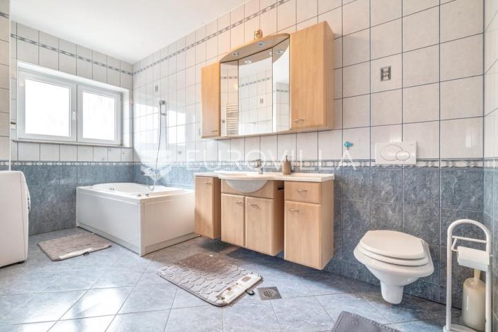 Zagreb, Maksimir, Jurja ves, četverosoban stan površine 133.8 m2 
