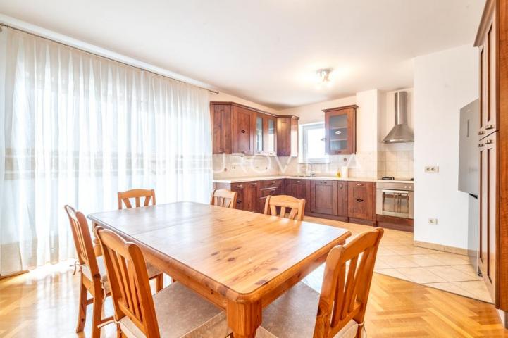 Zagreb, Maksimir, Jurja ves, četverosoban stan površine 133.8 m2 