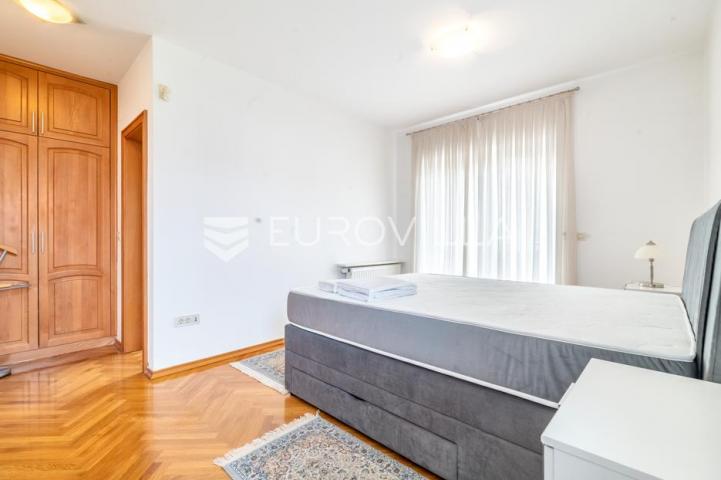 Zagreb, Maksimir, Jurja ves, četverosoban stan površine 133.8 m2 