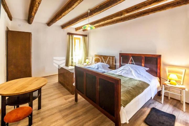 Istra, Marčana, kuća u nizu od 120 m² s dvorištem