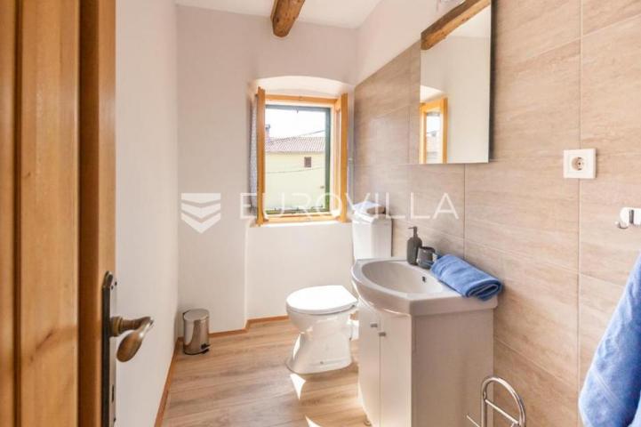Istra, Marčana, kuća u nizu od 120 m² s dvorištem