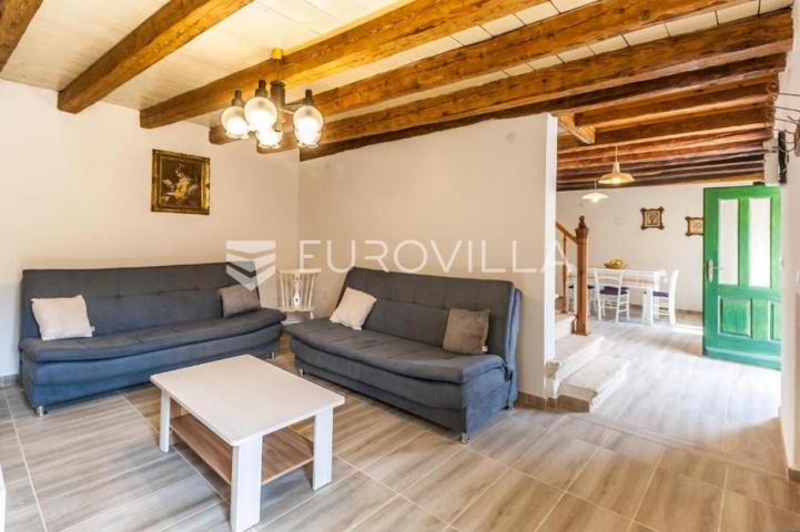 Istra, Marčana, kuća u nizu od 120 m² s dvorištem