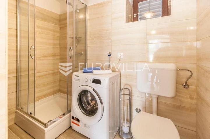 Istra, Marčana, kuća u nizu od 120 m² s dvorištem