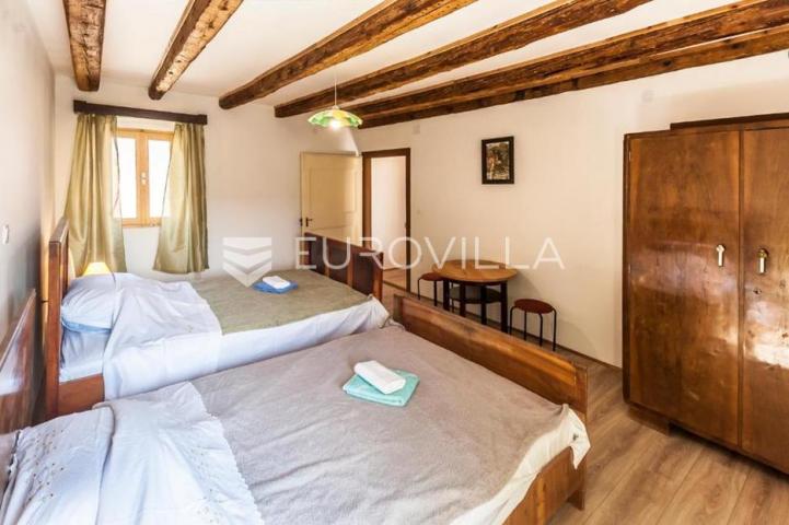 Istra, Marčana, kuća u nizu od 120 m² s dvorištem