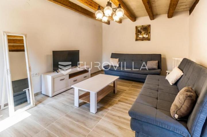 Istra, Marčana, kuća u nizu od 120 m² s dvorištem