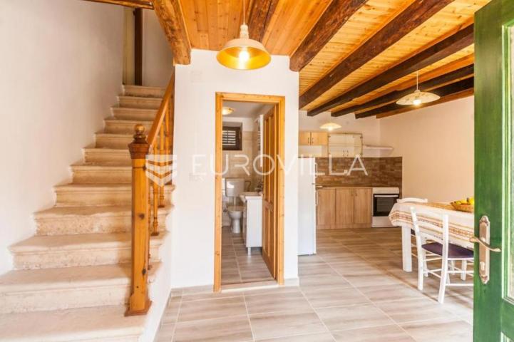 Istra, Marčana, kuća u nizu od 120 m² s dvorištem