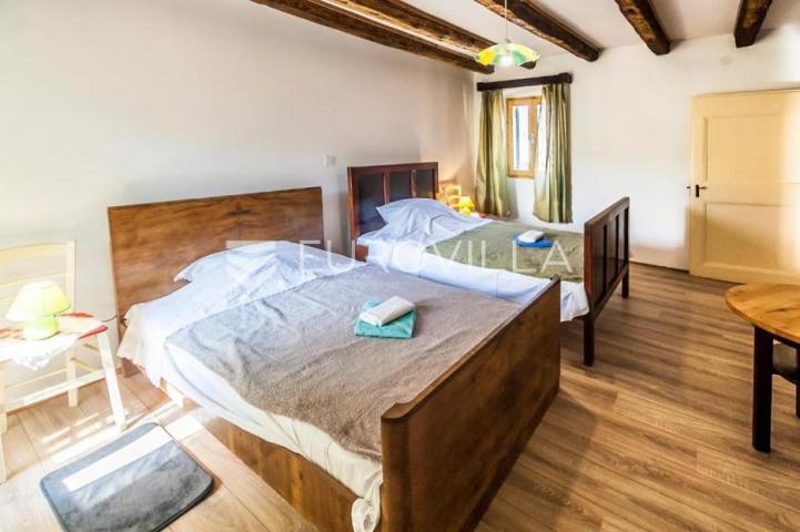 Istra, Marčana, kuća u nizu od 120 m² s dvorištem