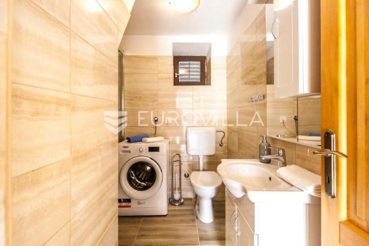 Istra, Marčana, kuća u nizu od 120 m² s dvorištem