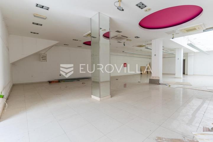 Požega, Mesnička, atraktivan poslovni lokal 210 m²