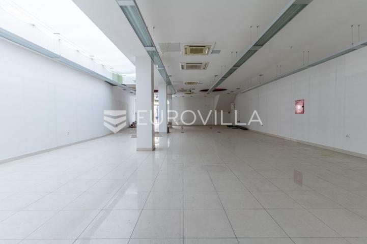 Požega, Mesnička, atraktivan poslovni lokal 210 m²