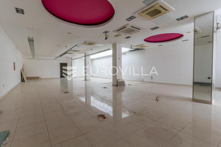 Požega, Mesnička, atraktivan poslovni lokal 210 m²