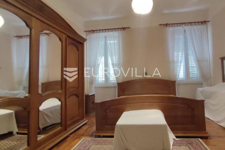 Pula, Giardini, višesoban stan, privatni parking, velika terasa, 180 m²
