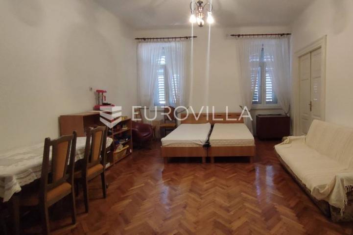 Pula, Giardini, višesoban stan, privatni parking, velika terasa, 180 m²