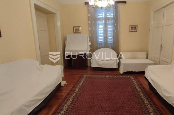 Pula, Giardini, višesoban stan, privatni parking, velika terasa, 180 m²