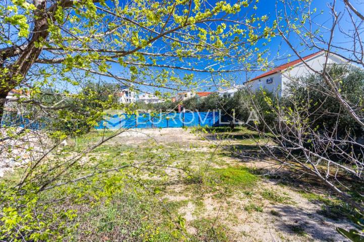 Vodice, lijepa i prostrana kuća površine 256,38 m²