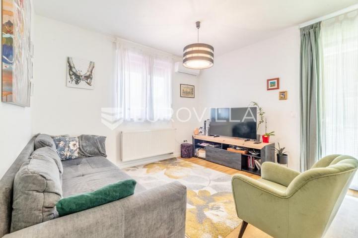 Zagreb, Dugave, trosoban stan 71 m² s vrtom