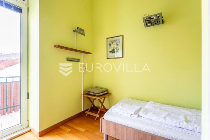 Split, Grad, šarmantan stan u centru grada s balkonom