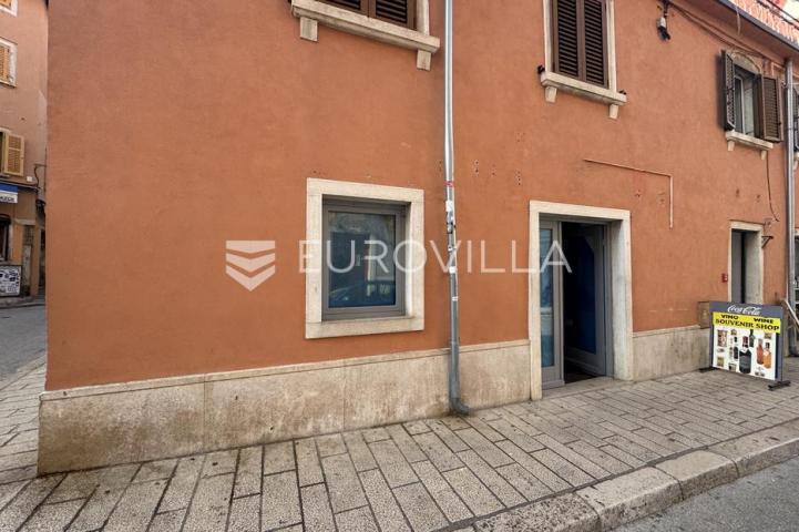 Istra, Rovinj, najam poslovnog prostora 20m2 u blizini glavnog trga