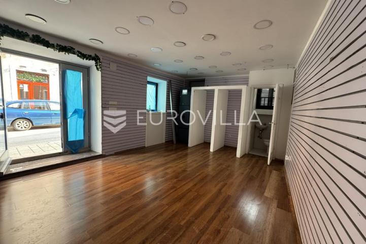 Istra, Rovinj, najam poslovnog prostora 20m2 u blizini glavnog trga