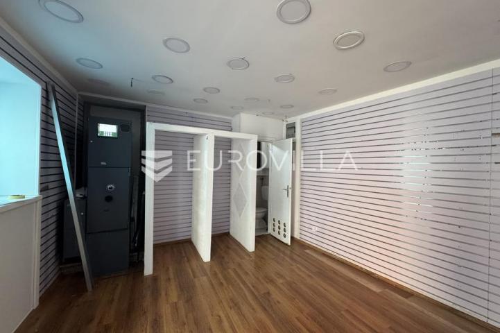 Istra, Rovinj, najam poslovnog prostora 20m2 u blizini glavnog trga