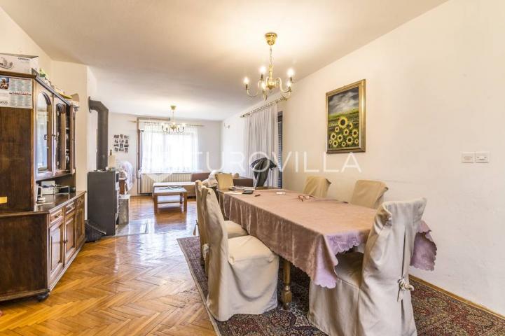 Zagreb, Gračani, odlična kuća na mirnoj lokaciji s neto korisnom površinom od 504,32 m²