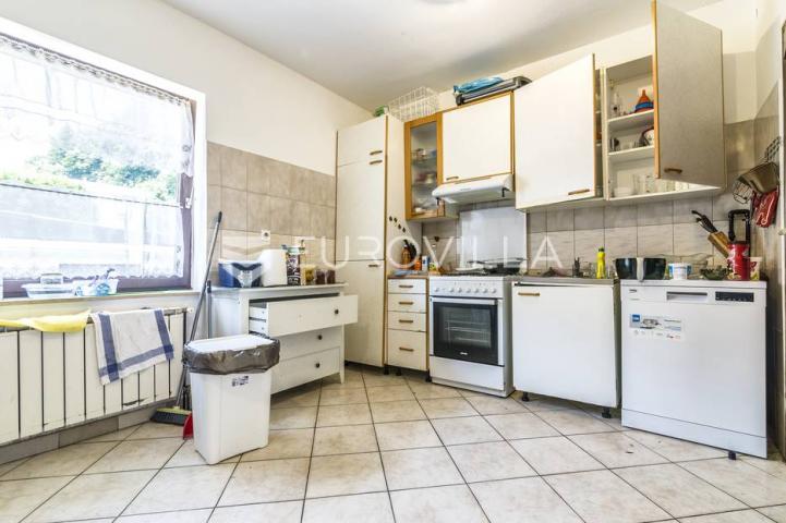 Zagreb, Gračani, odlična kuća na mirnoj lokaciji s neto korisnom površinom od 504,32 m²