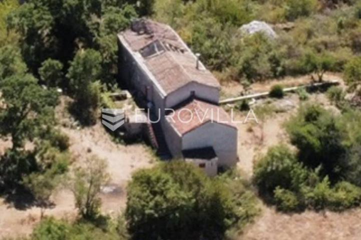 Vodnjan, velika stancija na osami od 6390 m2