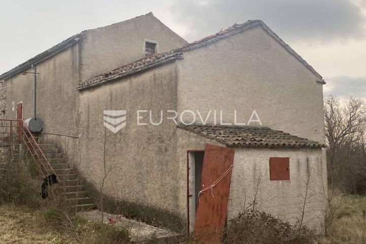 Vodnjan, velika stancija na osami od 6390 m2