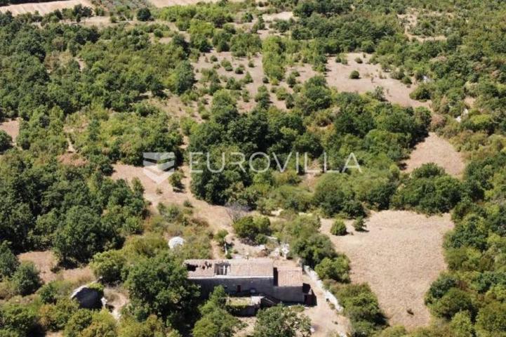 Vodnjan, velika stancija na osami od 6390 m2