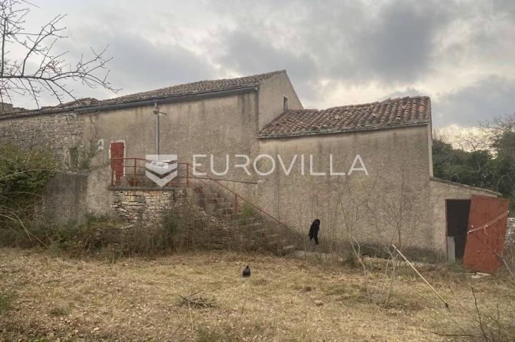 Vodnjan, velika stancija na osami od 6390 m2