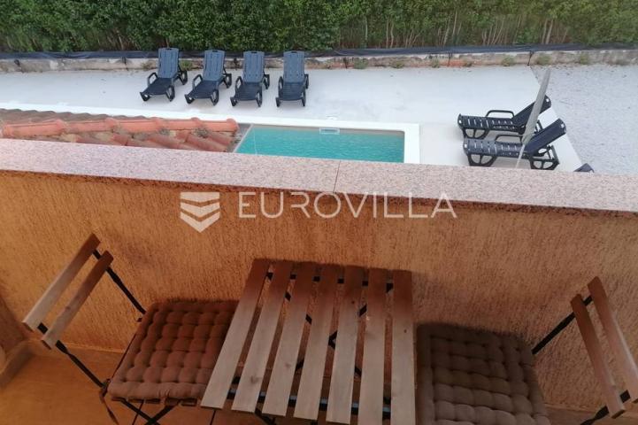 Istra, Antonci, predivna kuća s 3 stana sa bazenom i pogledom na more