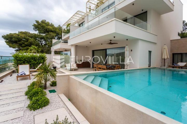Trogir, Čiovo, ekskluzivna vila prvi red uz more, s prekrasnim pogledom na grad 