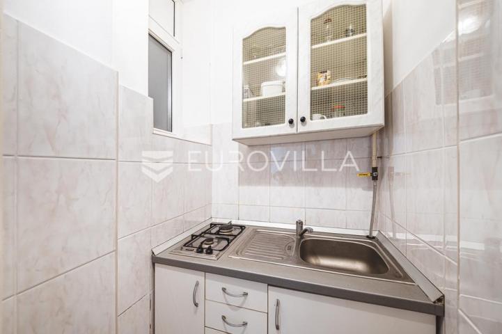 Zagreb, Centar, dvosoban stan NKP 45 m2, dvije stambene jedinice