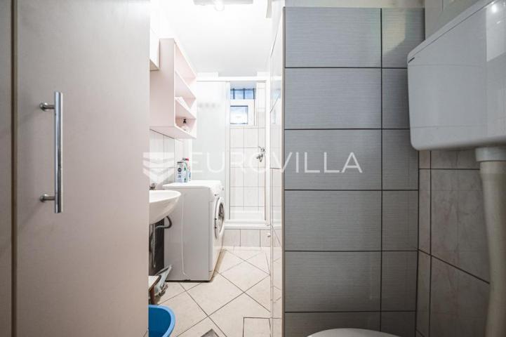 Zagreb, Centar, dvosoban stan NKP 45 m2, dvije stambene jedinice
