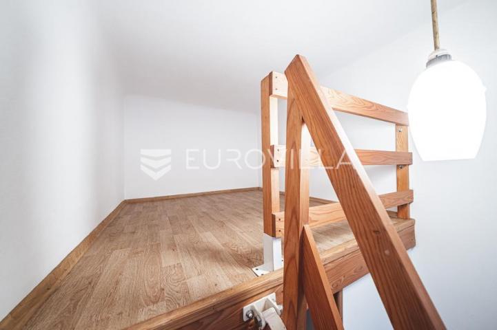 Zagreb, Centar, dvosoban stan NKP 45 m2, dvije stambene jedinice