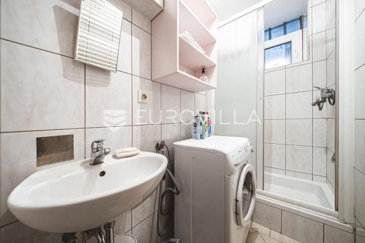 Zagreb, Centar, dvosoban stan NKP 45 m2, dvije stambene jedinice