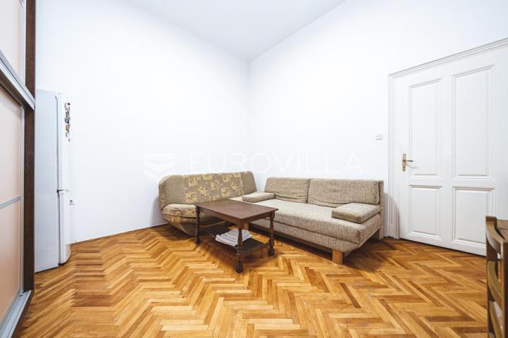 Zagreb, Centar, dvosoban stan NKP 45 m2, dvije stambene jedinice