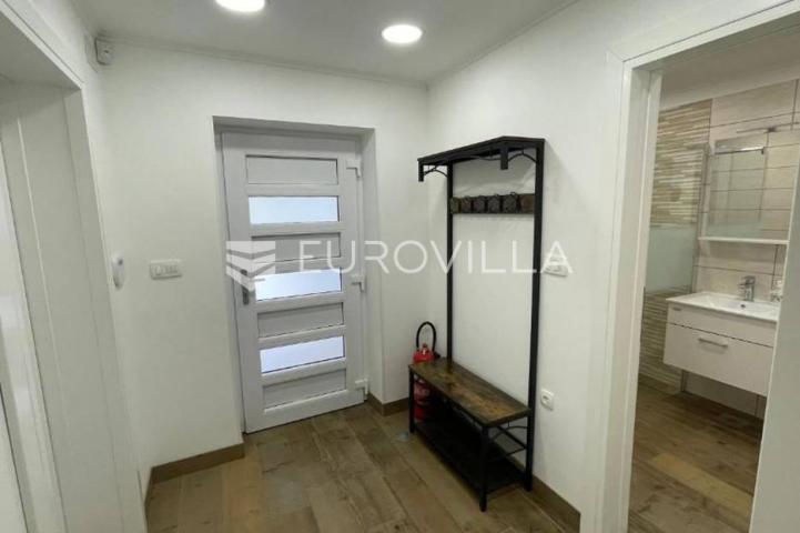 Poreč, kamena kuća nedaleko Poreča