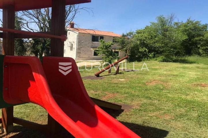 Poreč, kamena kuća nedaleko Poreča