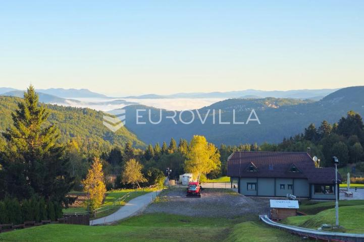 Gorski kotar, Kupjak, novoizgrađena kuća s grijanim bazenom, na parceli 1600 m²