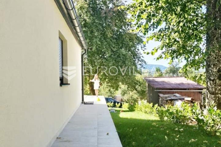 Gorski kotar, Kupjak, novoizgrađena kuća s grijanim bazenom, na parceli 1600 m²