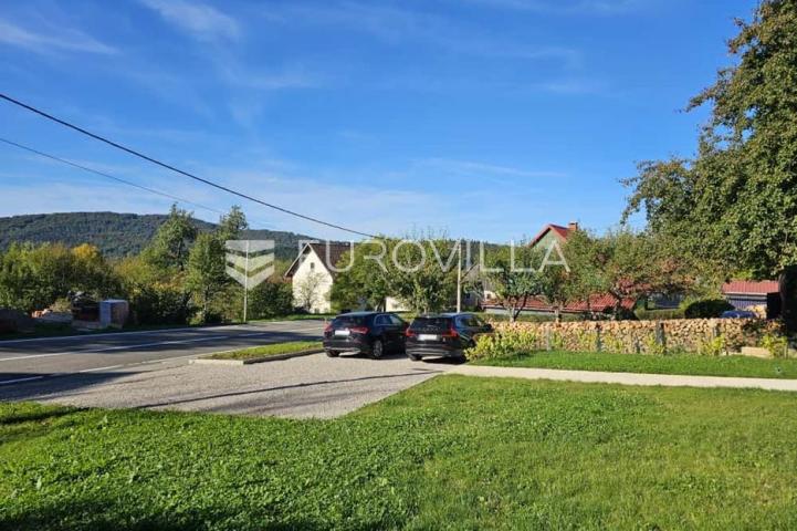 Gorski kotar, Kupjak, novoizgrađena kuća s grijanim bazenom, na parceli 1600 m²