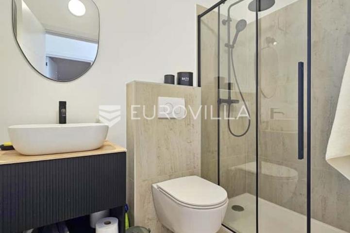 Gorski kotar, Kupjak, novoizgrađena kuća s grijanim bazenom, na parceli 1600 m²