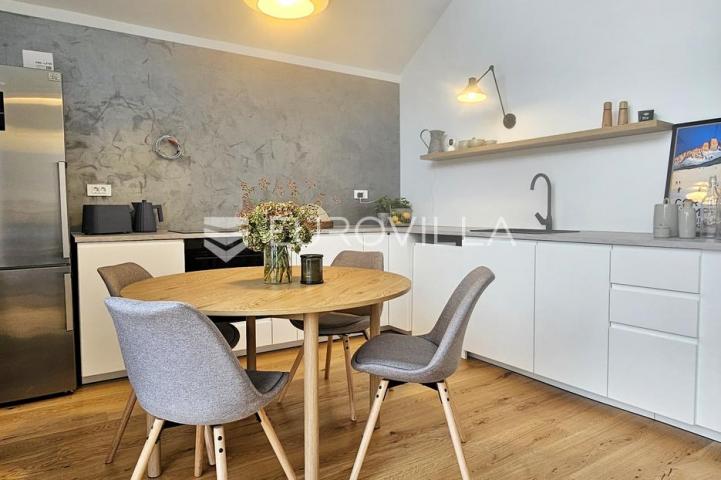 Gorski kotar, Kupjak, novoizgrađena kuća s grijanim bazenom, na parceli 1600 m²