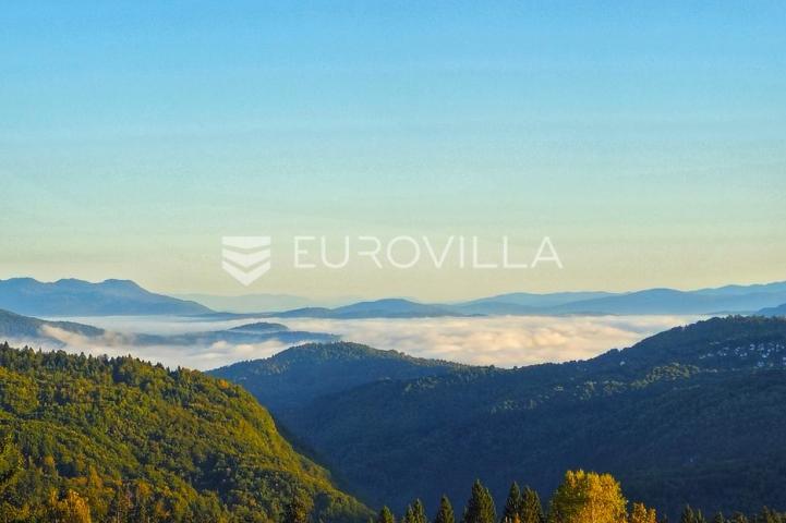 Gorski kotar, Kupjak, novoizgrađena kuća s grijanim bazenom, na parceli 1600 m²