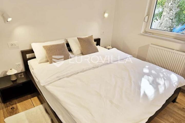 Gorski kotar, Kupjak, novoizgrađena kuća s grijanim bazenom, na parceli 1600 m²