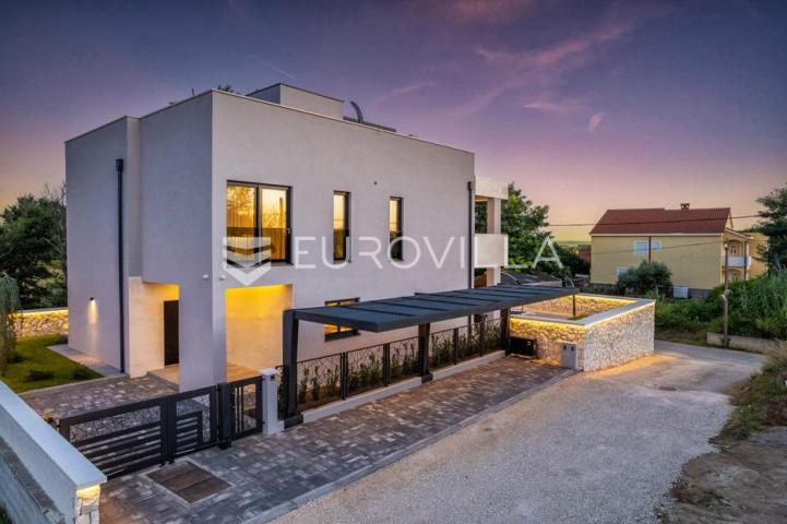 Zadar, Privlaka, moderna luksuzna kuća s bazenom