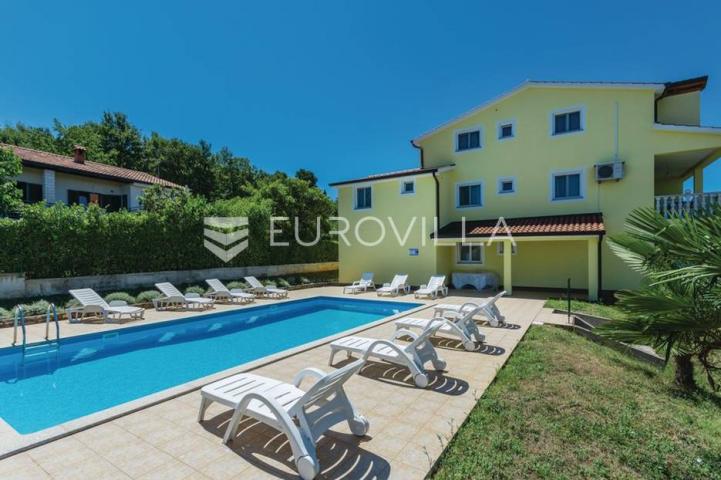 Istra, Poreč -  Impresivna vila s bazenom i apartmanima za turistički najam